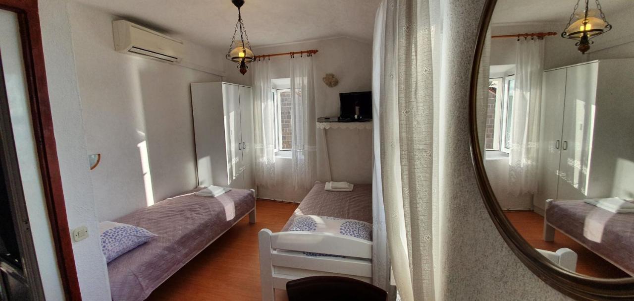Apartments - 3 A Beautiful Apartment With A Sea View Hvar Town Extérieur photo