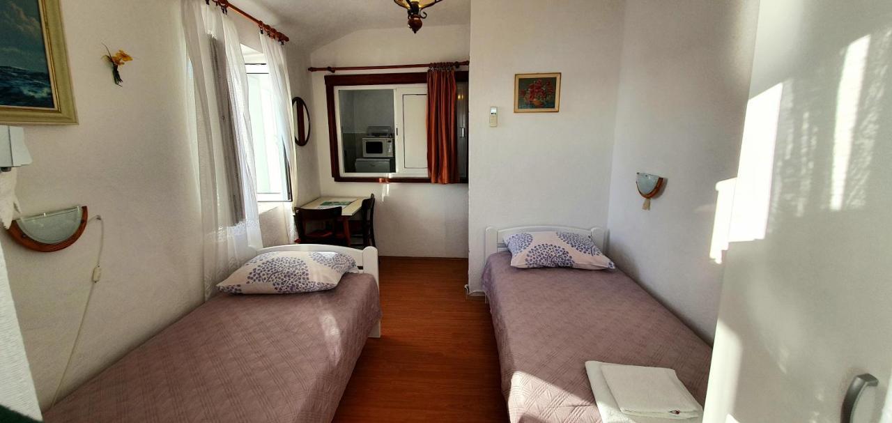 Apartments - 3 A Beautiful Apartment With A Sea View Hvar Town Extérieur photo